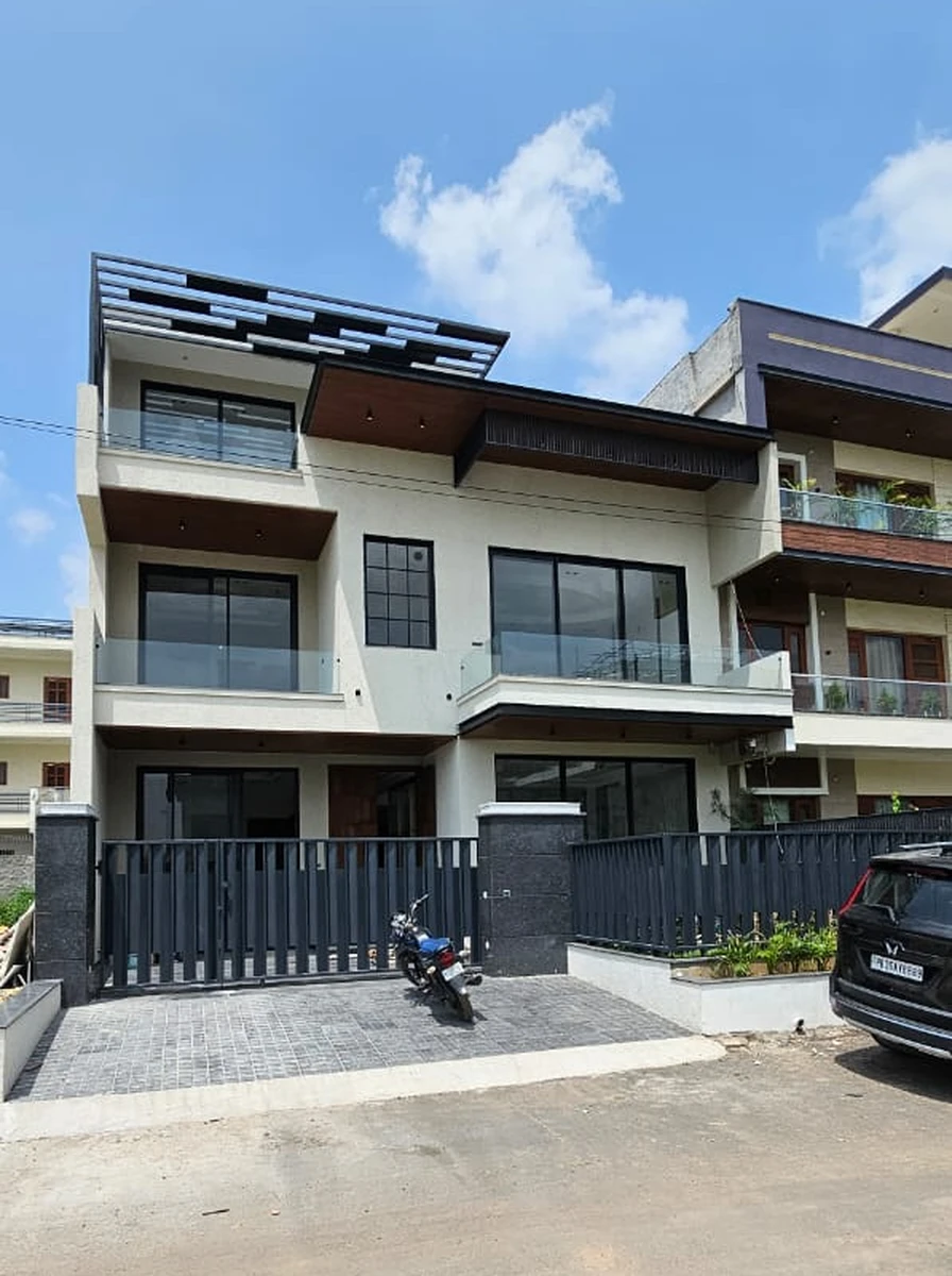 5 BHK Duplex House IT City